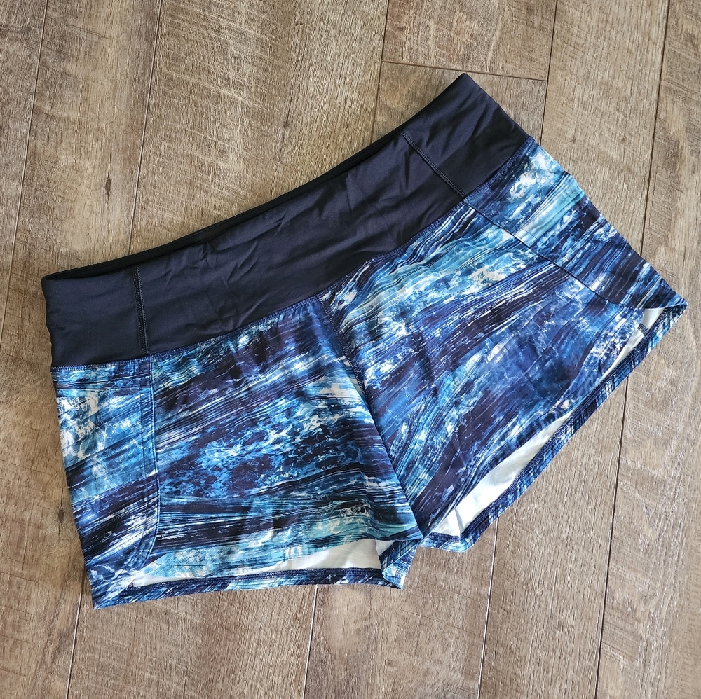 EUC lululemon Run Times Short II 4" size 8 in Shorelines Multi Blue/Black